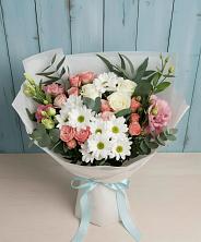 Букет цветов из:  Розы, Лизиантусы и Хризантемы в Бутиково