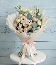 Букет цветов из:  Розы и Лизиантусы в Бутиково