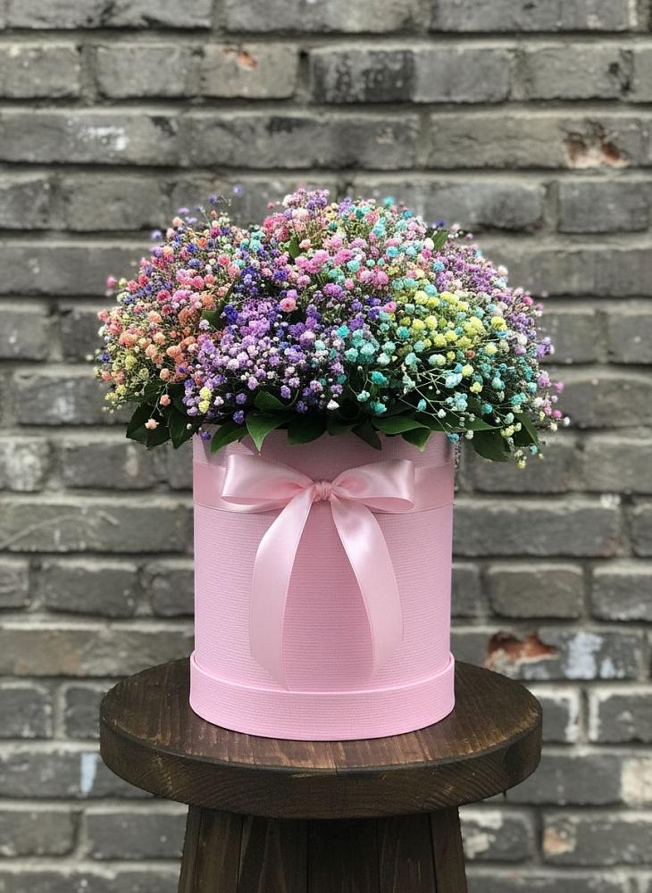 Цветочная композиция из Гипсофила и Розы в шляпной коробке в Бутиково