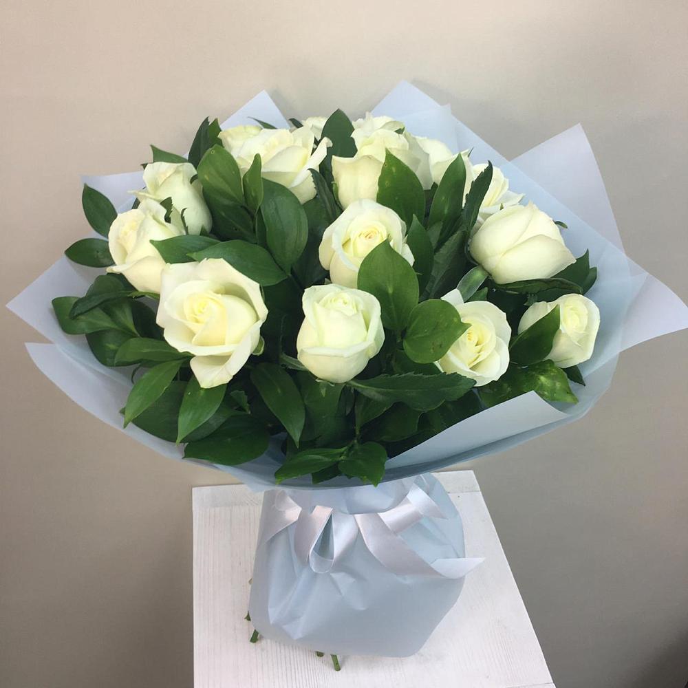 Букет 15 Белых роз Проуд в Бутиково