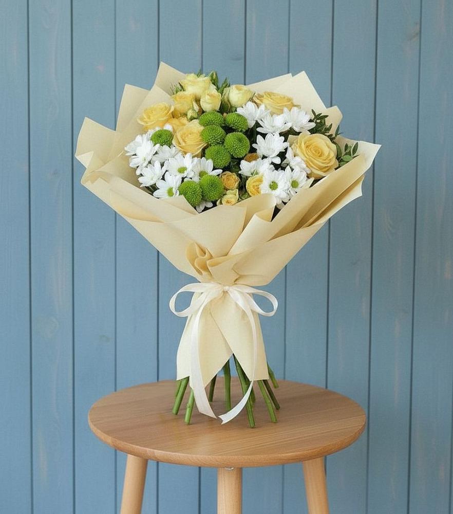 Букет цветов из: Хризантемы и Розы в Бутиково