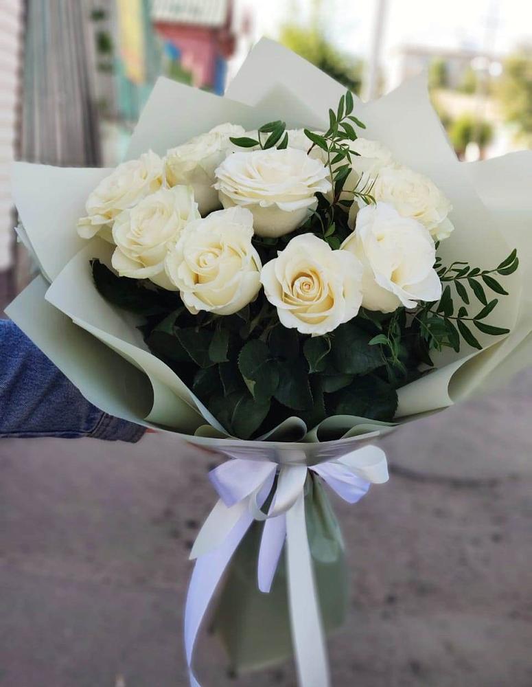 Букет Белые розы Проуд в Бутиково