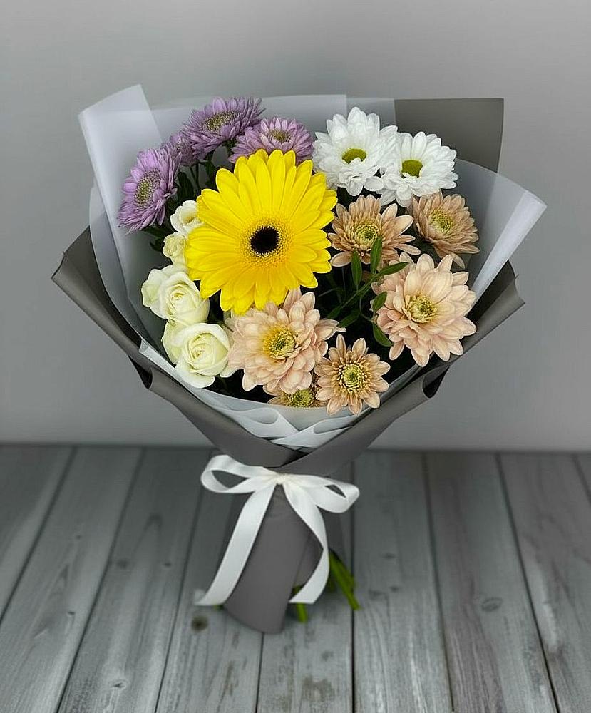 Букет цветов из: Розы, Герберы и Хризантемы в Бутиково