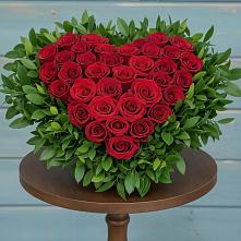 Цветочная композиция из Розы в виде сердца в Бутиково