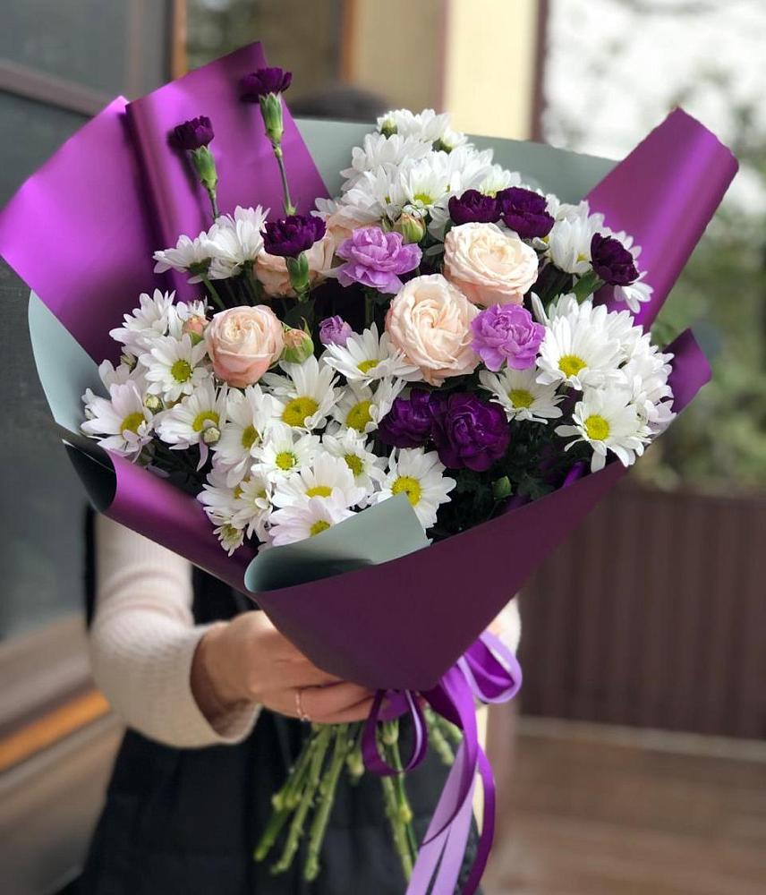 Букет цветов из: Хризантемы, Гвоздики и Розы в Бутиково