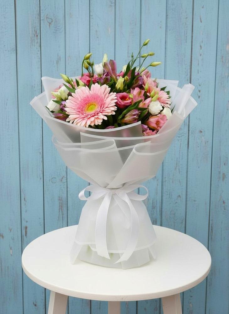 Букет цветов из: Герберы, Альстромерии и Лизиантусы в Бутиково