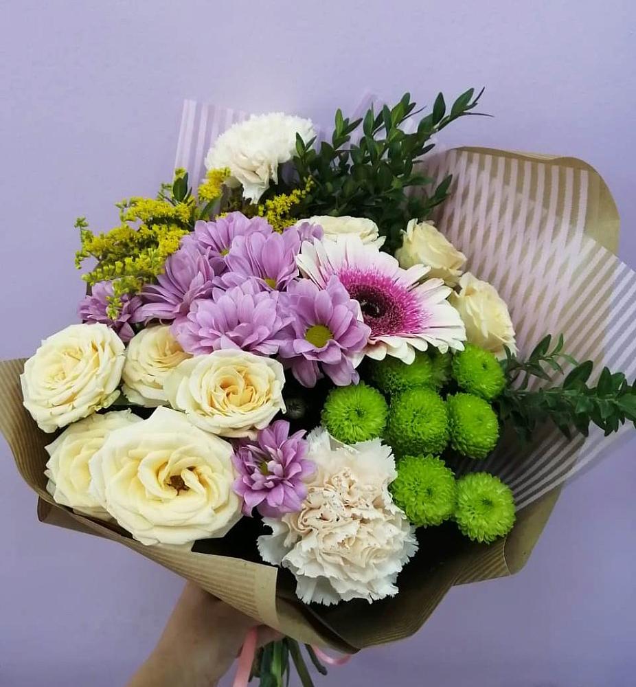 Букет цветов из: Хризантемы, Розы, Гвоздики и Герберы в Бутиково