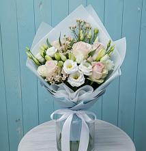 Букет цветов из:  Розы и Лизиантусы в Бутиково