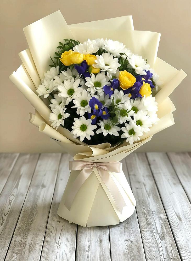 Букет цветов из: Ирисы, Хризантемы и Розы в Бутиково