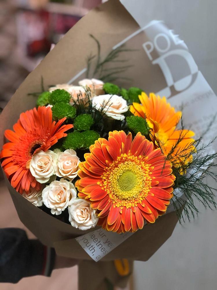 Букет цветов из: Герберы, Хризантемы и Розы в Бутиково