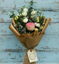 Букет цветов из:  Розы и Лизиантусы в Бутиково