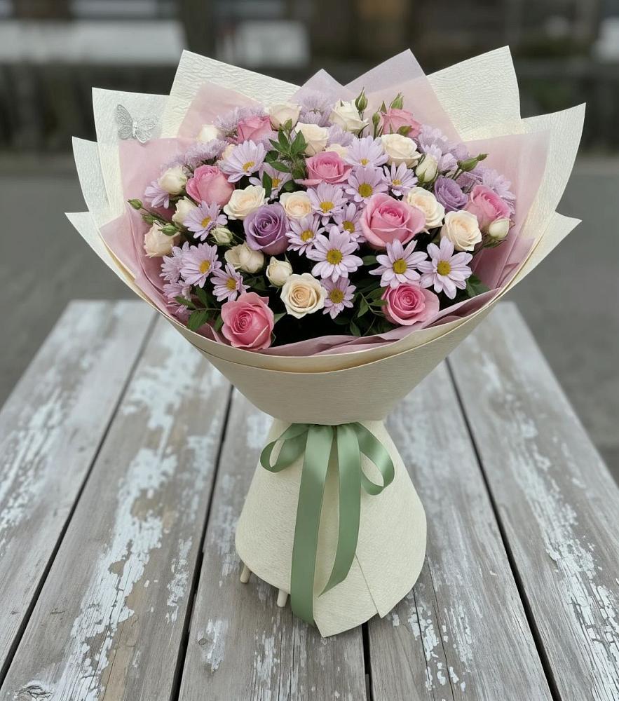 Букет цветов из: Розы и Хризантемы в Бутиково