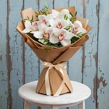 Букет цветов из:  Орхидеи и Розы в Бутиково